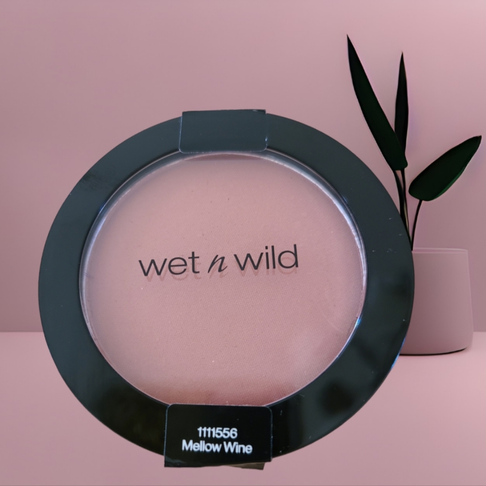 WET N WILD COLORICON BLUSH IN THE SHADE "MELLOW WINE".